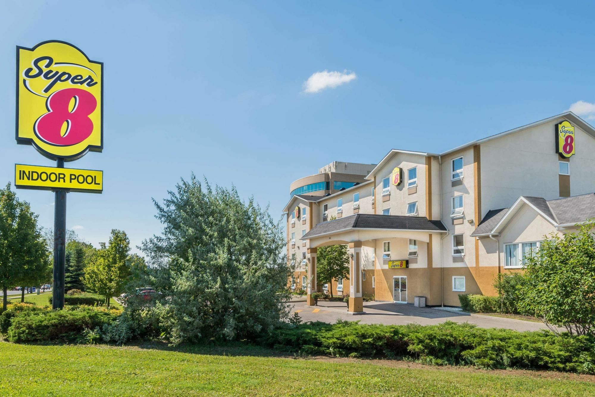 Super 8 By Wyndham Ajax/Toronto On Hotel Exterior photo